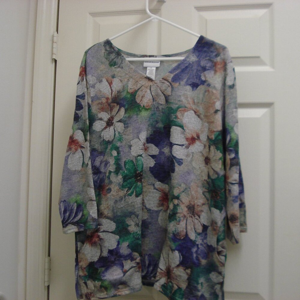 Alfred Dunner Women's Top Size XL Gray Floral 3/4 Sleeve V-Neck EUC